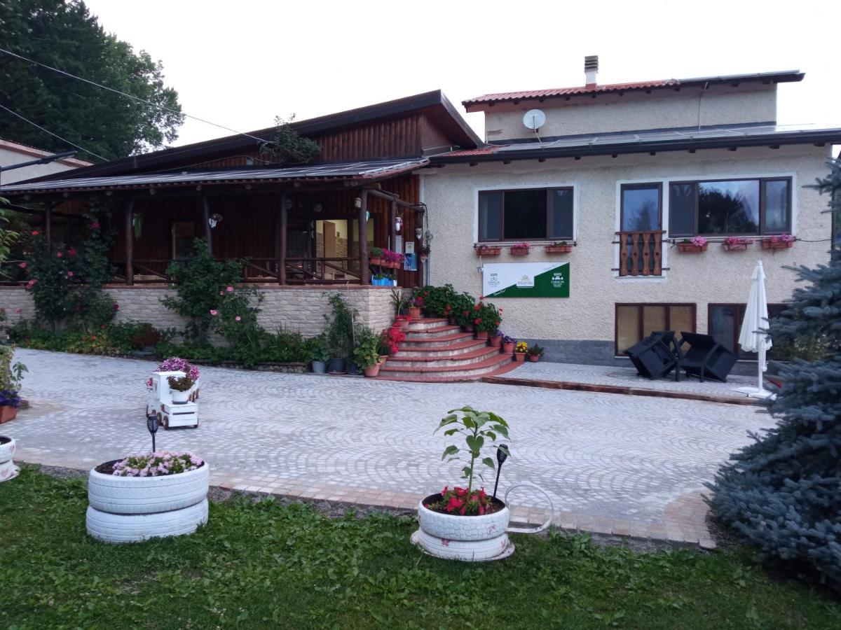 Guest House Caracas Lorica Dış mekan fotoğraf