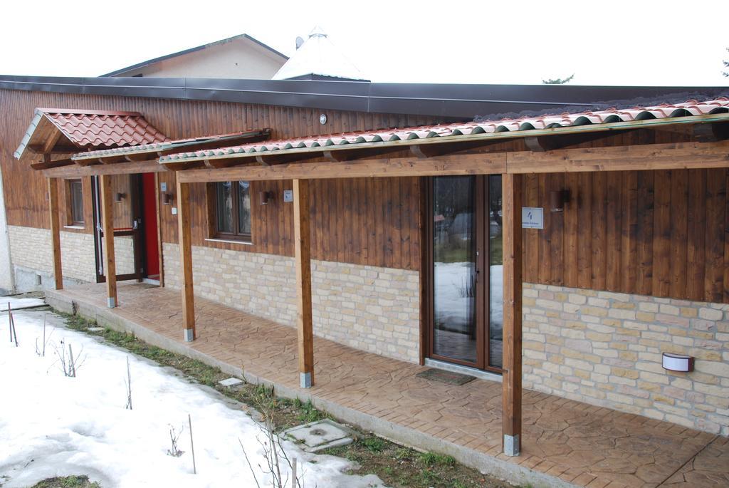 Guest House Caracas Lorica Dış mekan fotoğraf