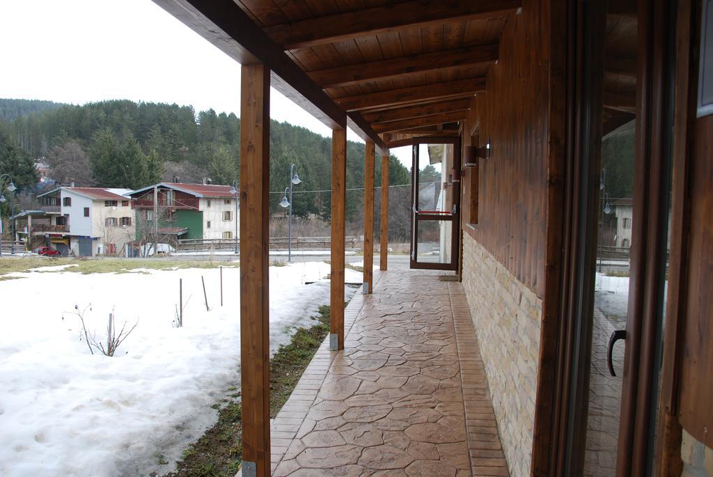 Guest House Caracas Lorica Dış mekan fotoğraf